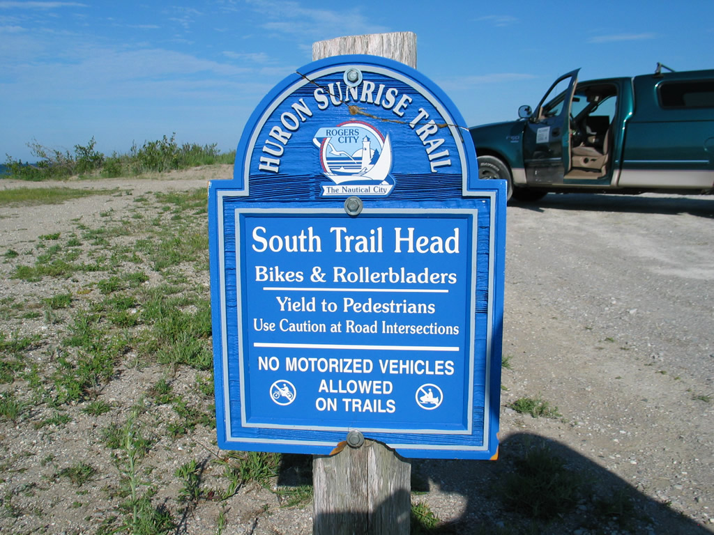 Trailhead for Sunrise Tail