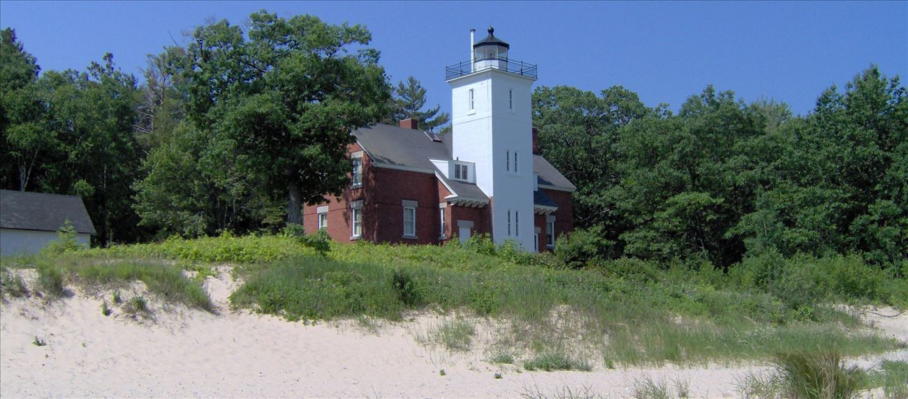 40_mile_point_light_2.jpg