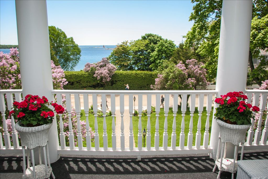 Harbour View Inn Mackinac Island Hotel