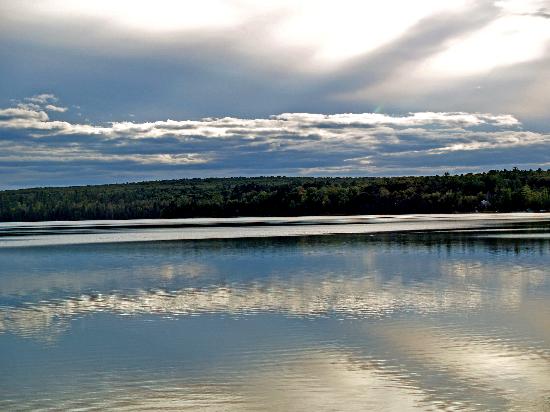 beaverlakecalm_1.jpg