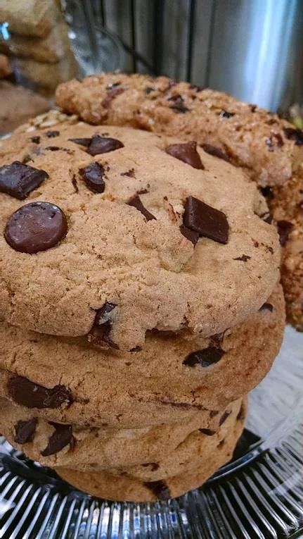 Chocolate Chip Cookie