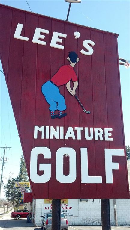 lees_mini_golf_sign.jpg