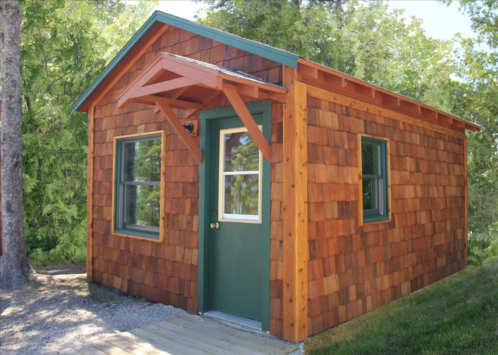 mackinac_lakefront_cabins.jpg