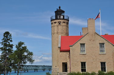 old_mackinac_point_light.jpg