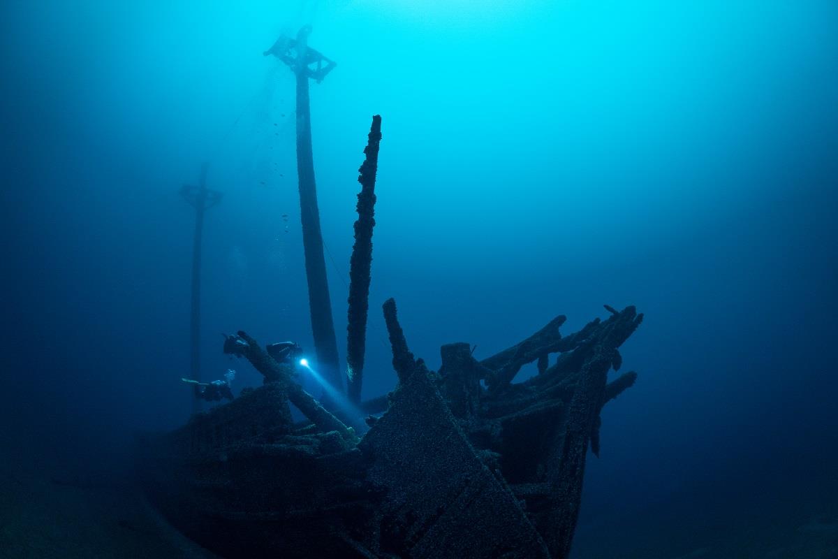 Kyle Spangler is a wooden, two-masted mid-19th century Great Lakes canal schooner. The ship’s masts still stand proud in 180 feet of freezing cold water.