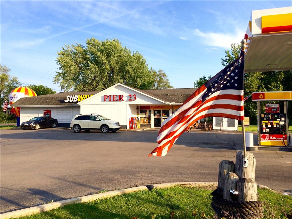 Pier 23 Au Gres